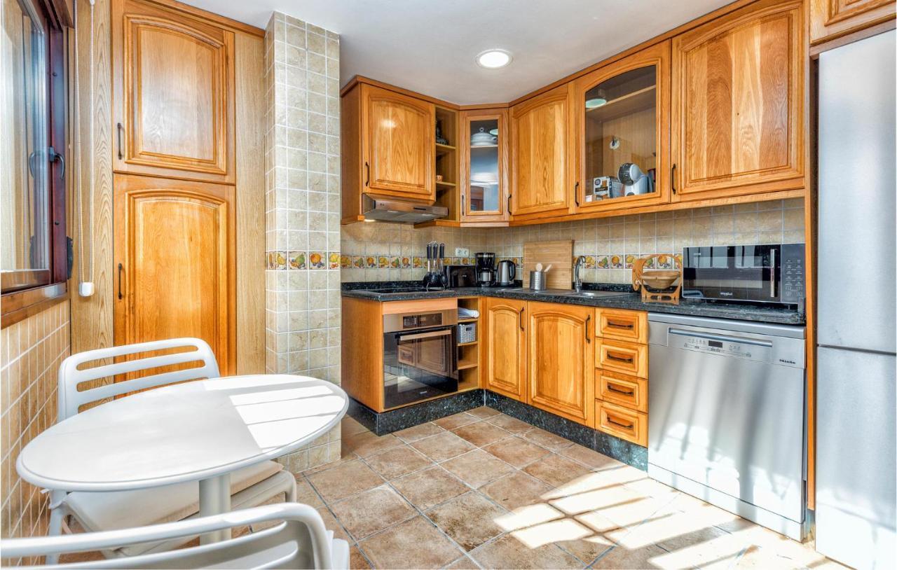 Gorgeous Home In Marbella With Kitchen Экстерьер фото
